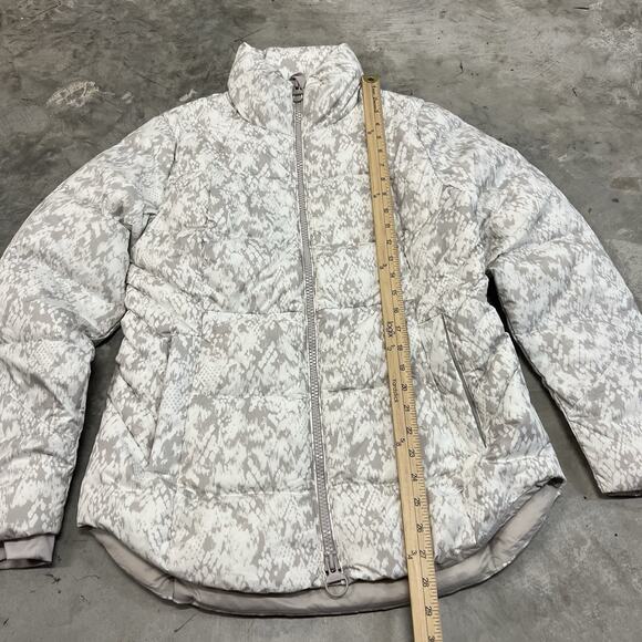 ATHLETA Downtown Printed Jacket in Python Seasalt Size Medium - Picture 2 of 7